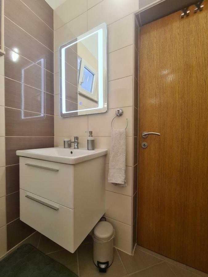 Apartments Ankora Vir Zewnętrze zdjęcie