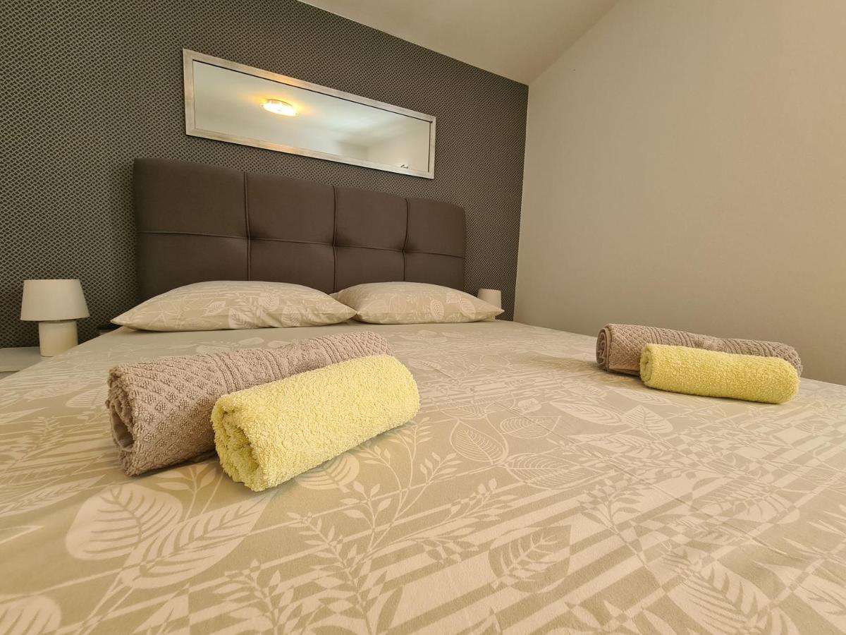 Apartments Ankora Vir Zewnętrze zdjęcie